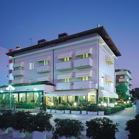 Hotel Angela Fano Esterno foto