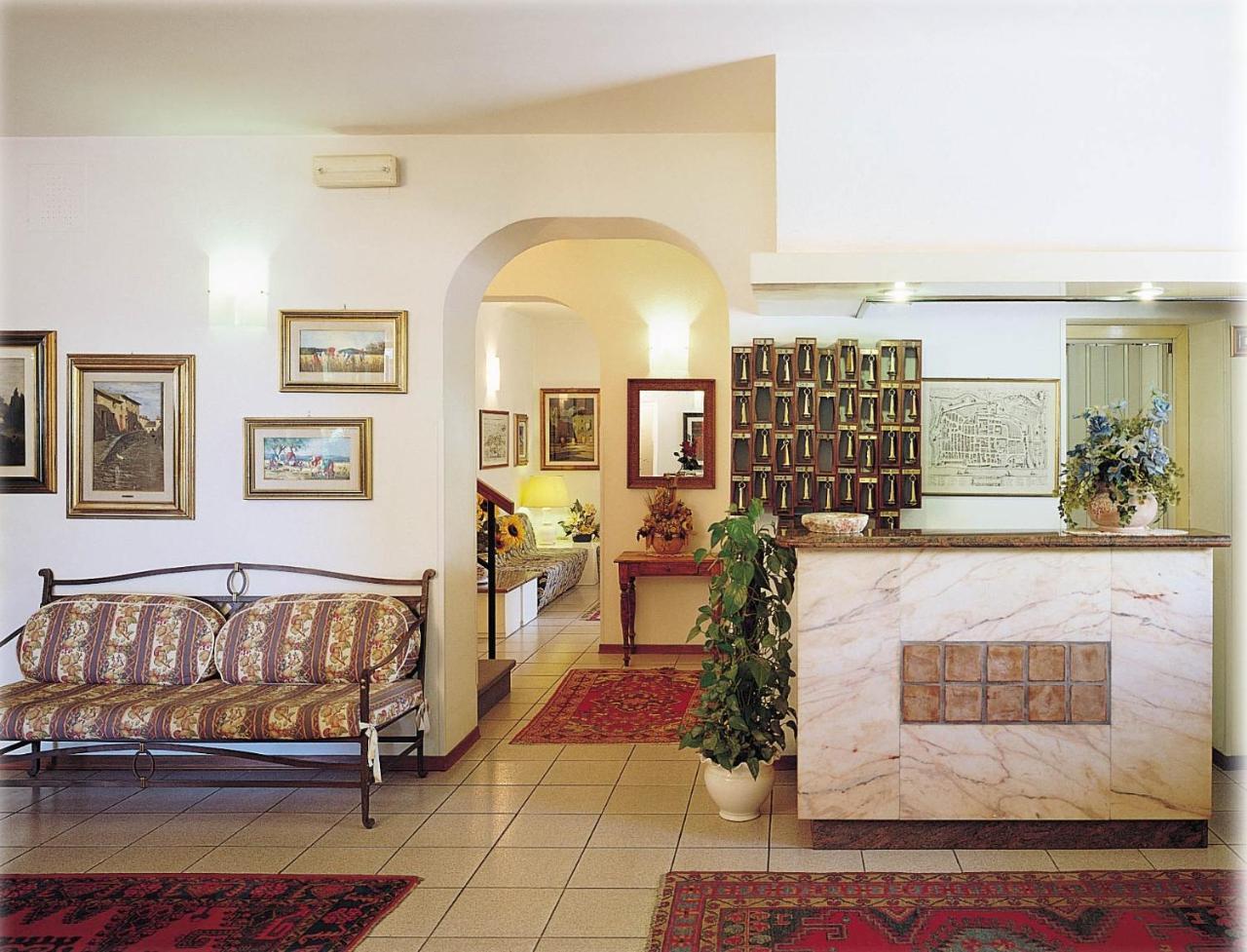 Hotel Angela Fano Esterno foto