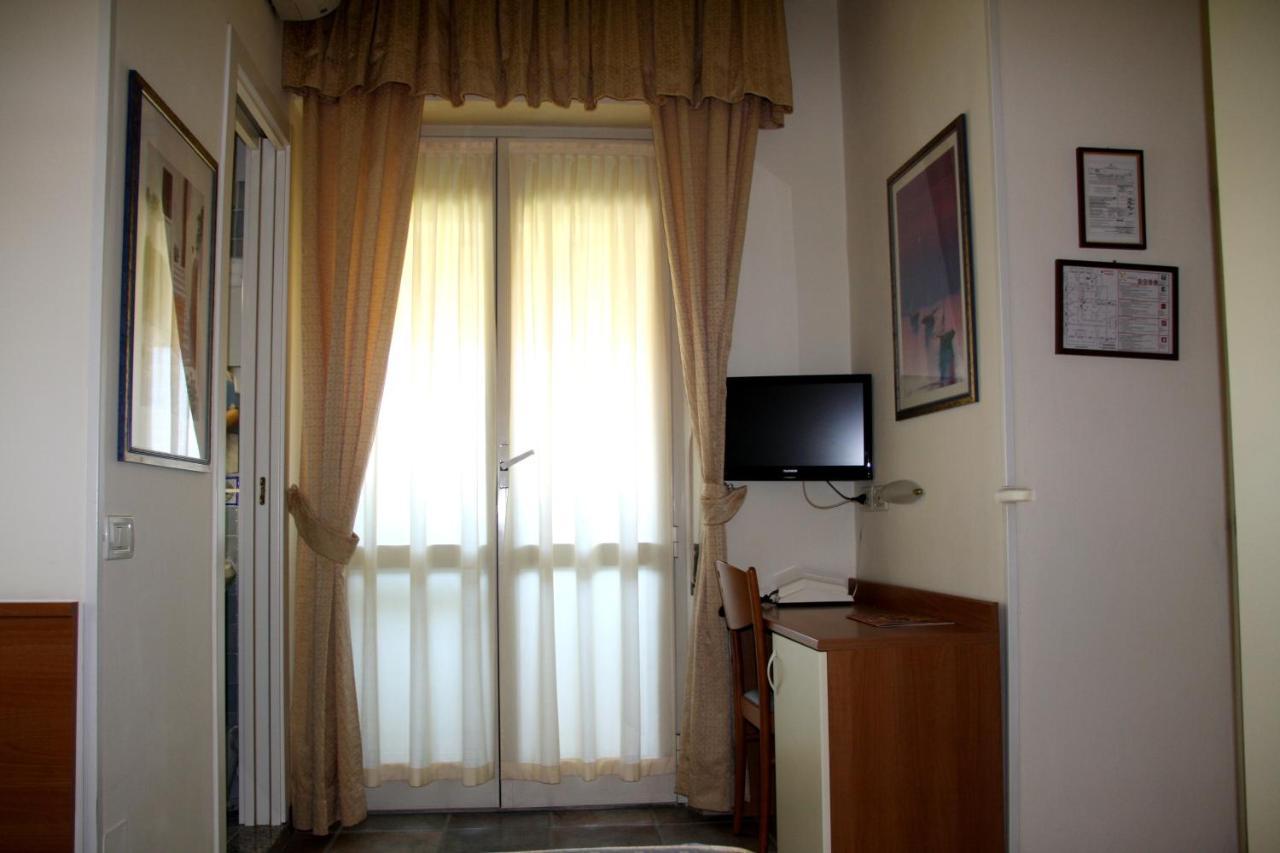 Hotel Angela Fano Esterno foto
