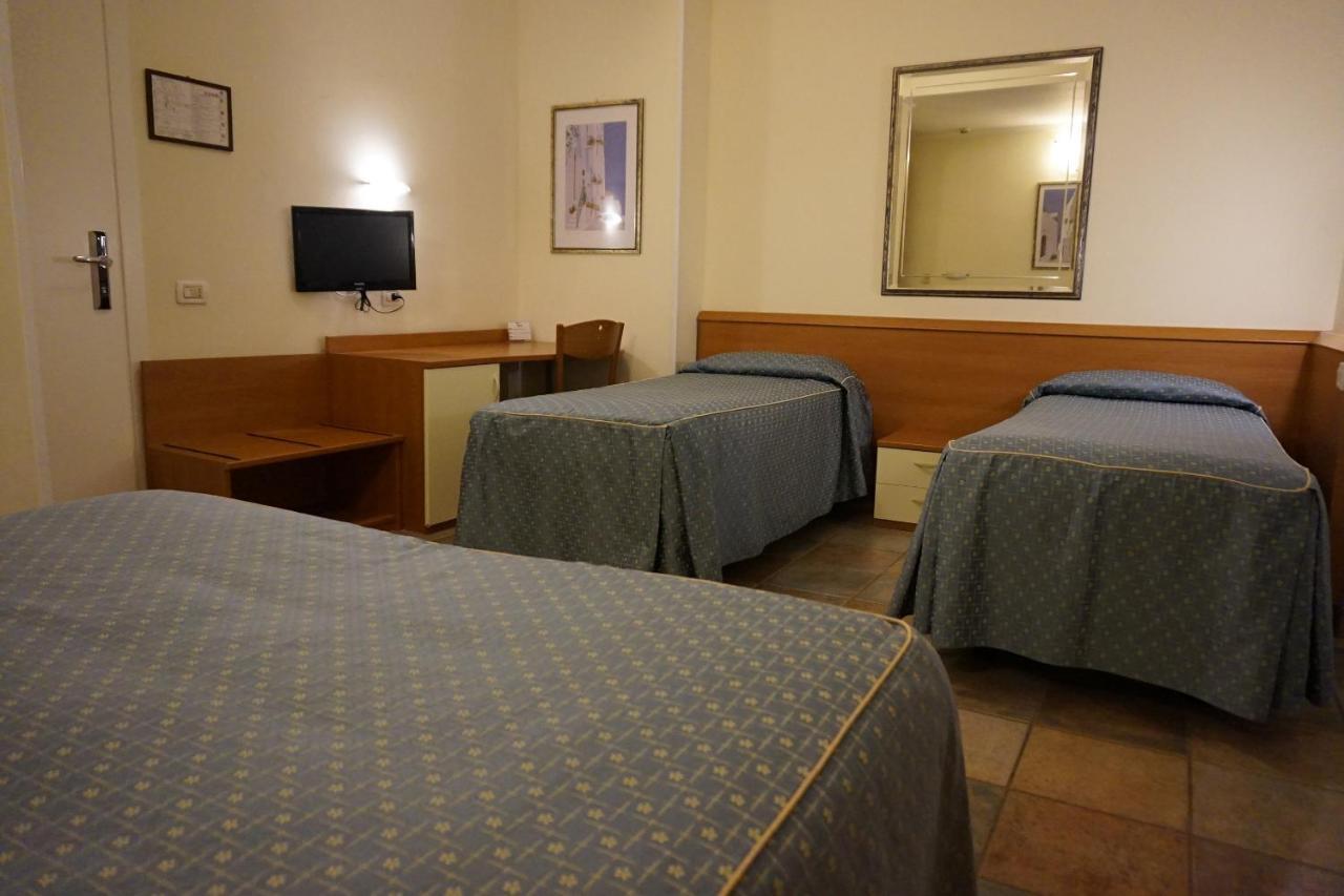 Hotel Angela Fano Esterno foto