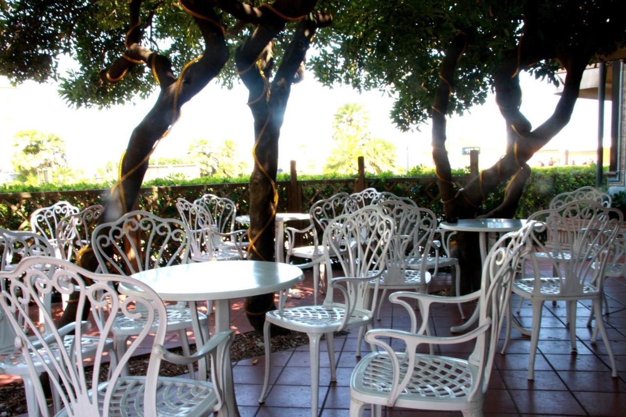 Hotel Angela Fano Esterno foto