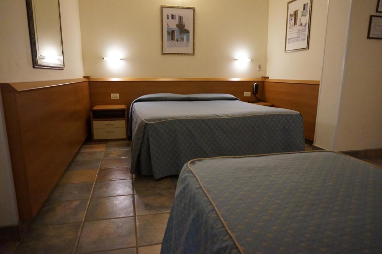Hotel Angela Fano Esterno foto