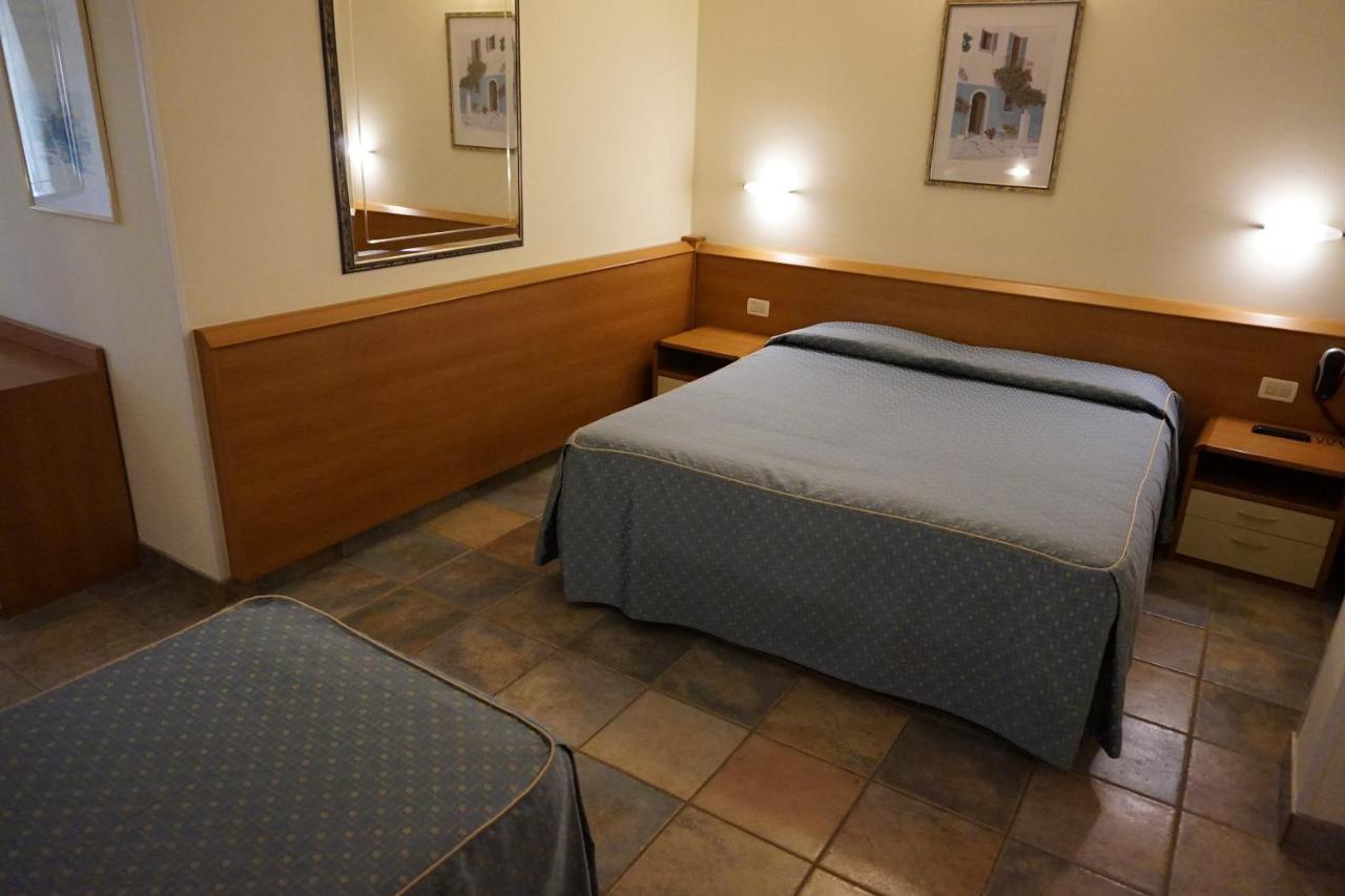 Hotel Angela Fano Esterno foto