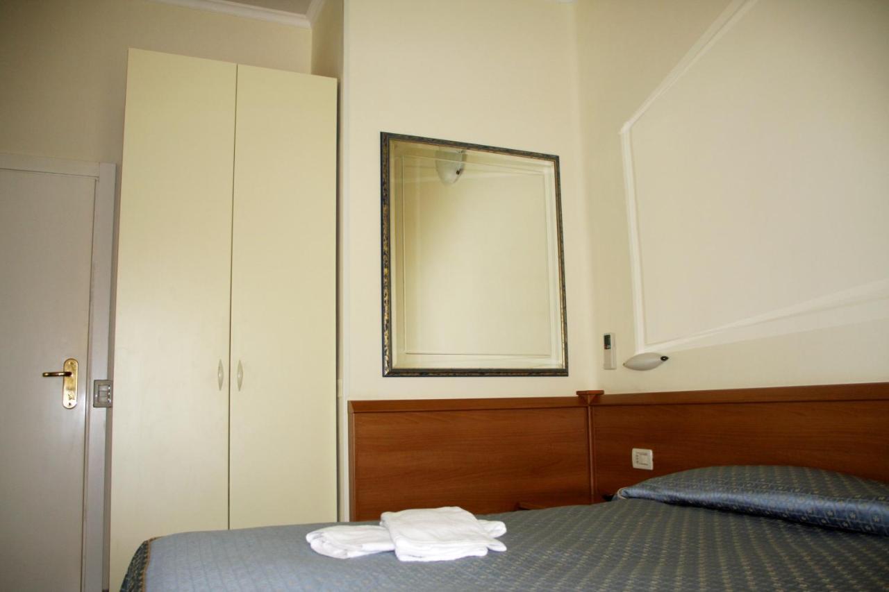 Hotel Angela Fano Esterno foto