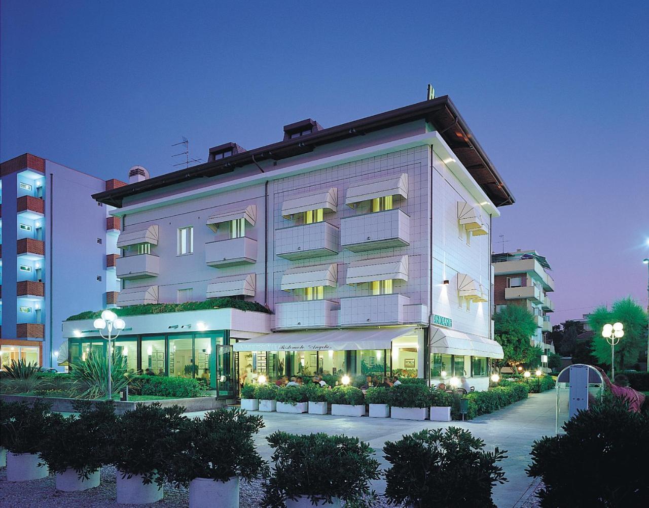 Hotel Angela Fano Esterno foto
