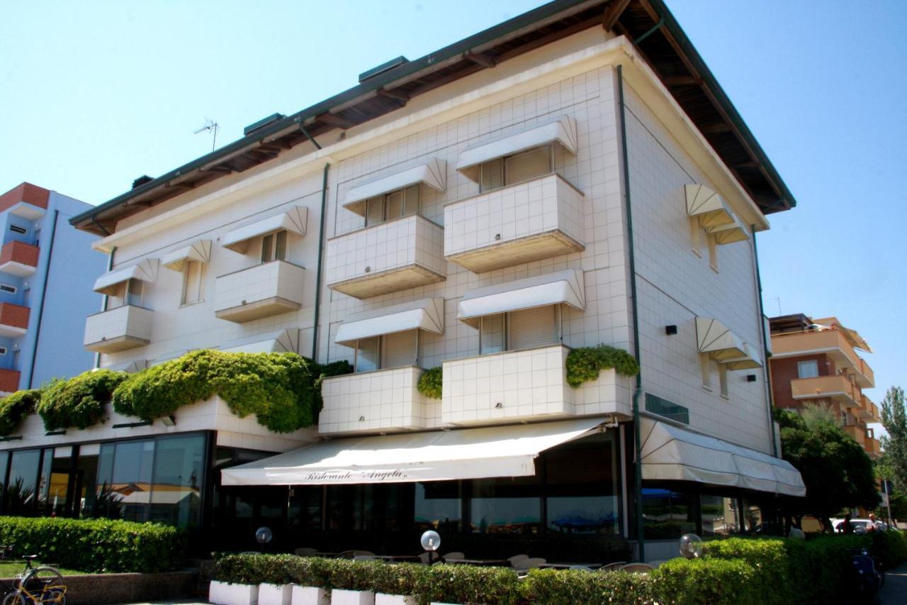 Hotel Angela Fano Esterno foto